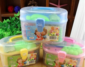 Hộp đồ chơi đất sét 12 màu có khuôn cho bé