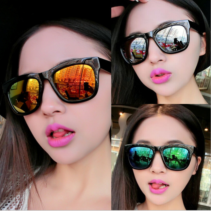 Kính màu