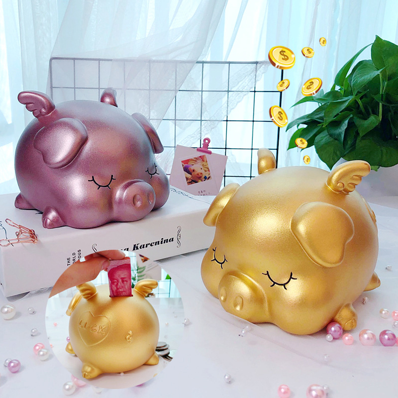 Heo vàng bỏ tiền tiếp kiệm 
