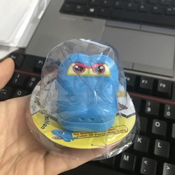 Cá sấu cắn tay loại nhỏ