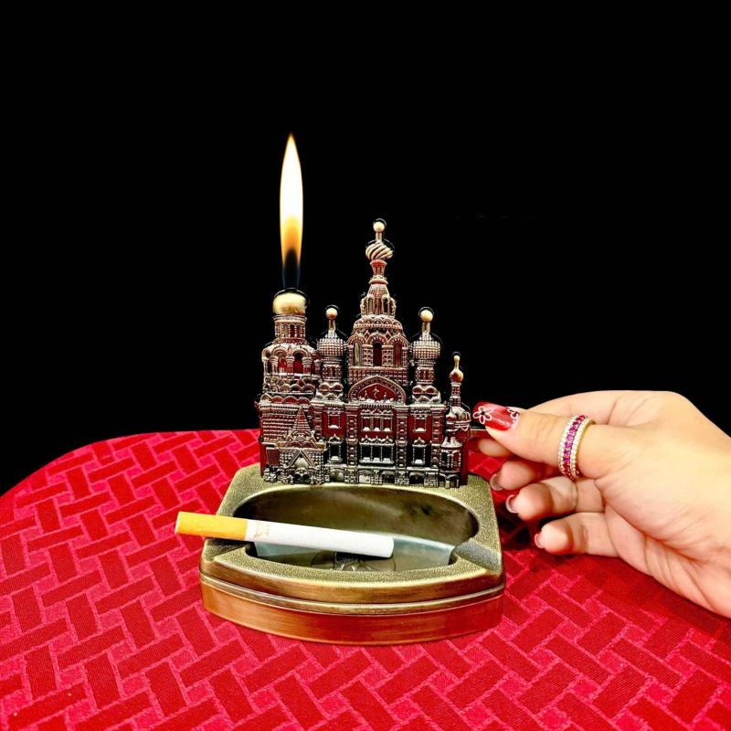 Bật lửa để bàn kiêm gạt tàn cung điện Kremlin nước Nga xài gas
