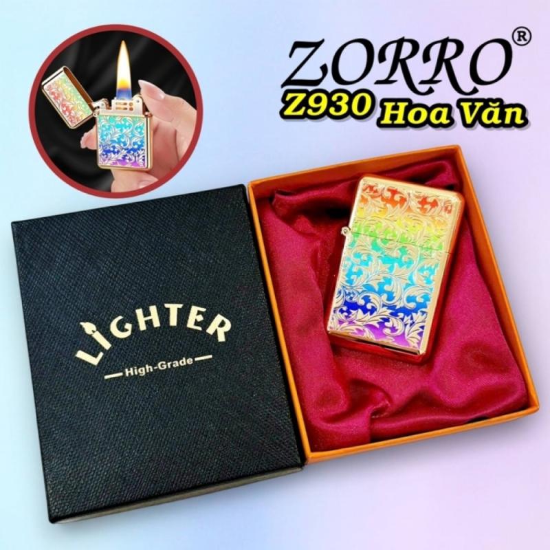 Bật lửa Zorro Z930 hoa văn sơn màu dập nổi 2 mặt có hộp xăng